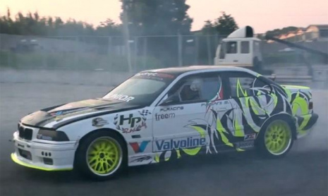 BMW M3 сжег много резины во время этого заезда